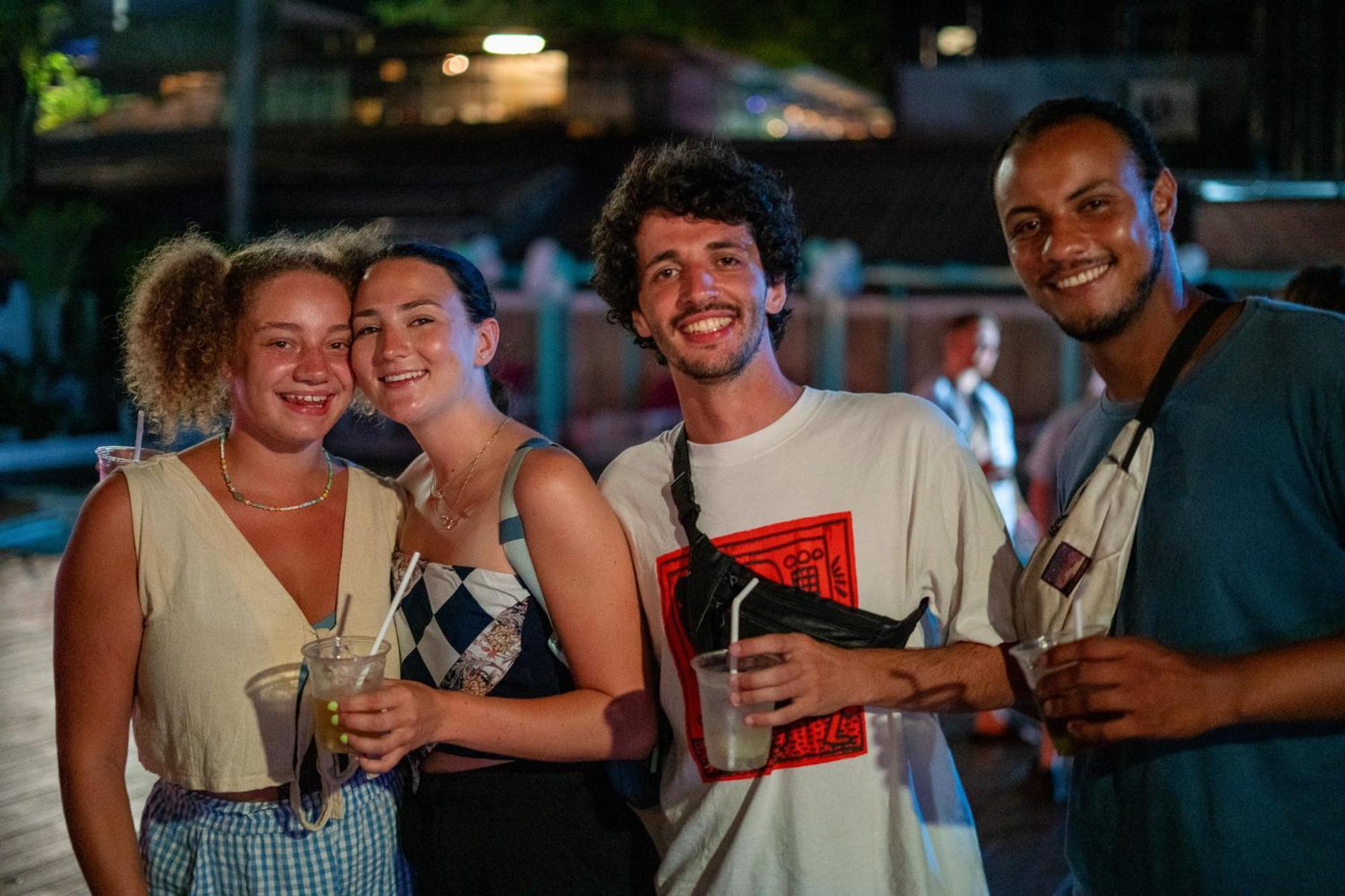 Base Party Hostel Ao Nang Exterior foto